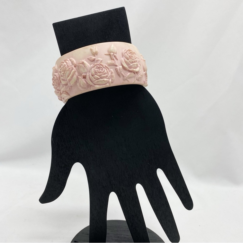 Vintage Pastel Pink Carved Flower Chunky Bangle Bracelet